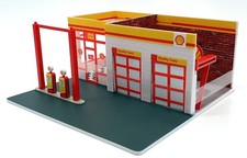Greenlight 1/64 Scale Model Garage 57073 - Vintage Gas Station Shell