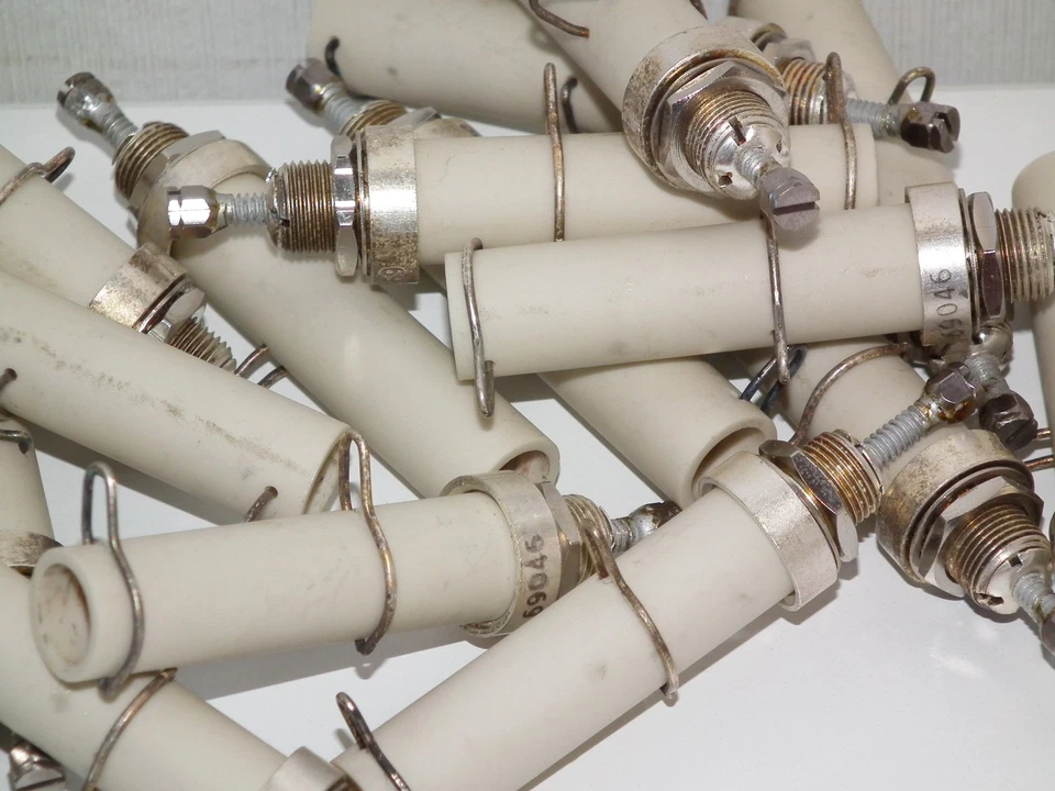 8 pcs Millen 69046 Ceramic Coil Form Short Waves HF RX TX adjustable - Image 2 of 4