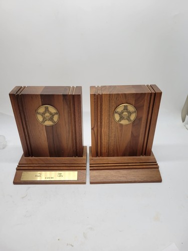 United States Secret Service Bookends – Solid Walnut, Brass Emblems, Dondero... - Picture 2 of 14