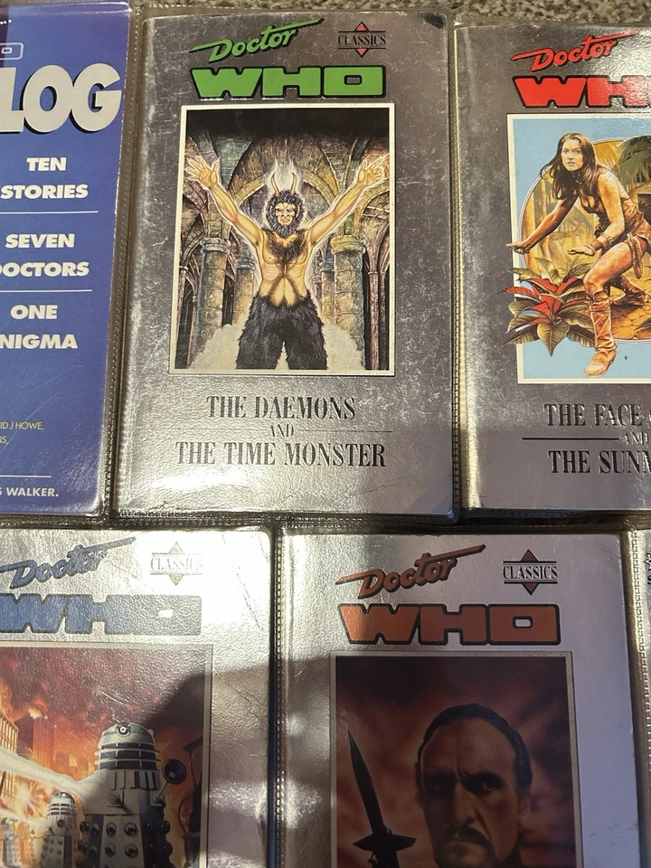 Doctor Who 5x Classics Books Various Doctors 2x Stories Per Book Bundle 2x Other - Image 3 of 4