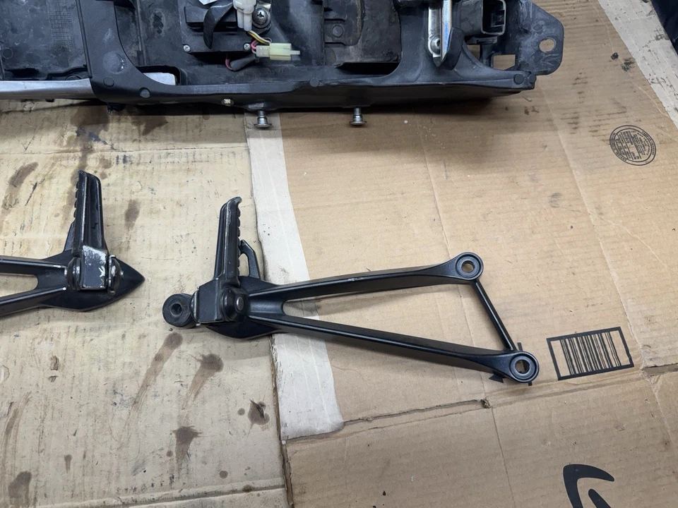 Subchasis trasero 09 Kawasaki Ninja ZX6R ZX600R ZX10R ZX636 32160-03998 Foto 3 de 4