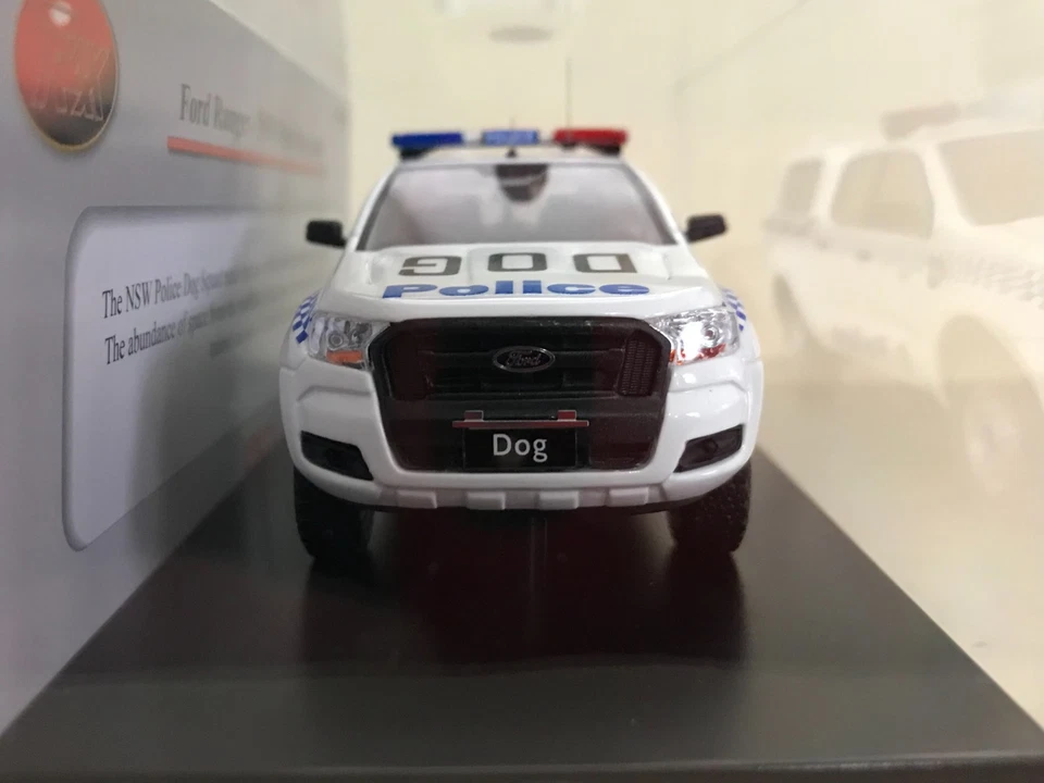 1/43  TRAX TRR188B Ford Ranger – NSW Police Dog Squad - WHITE - Image 2 of 4