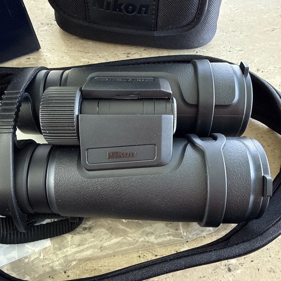Nikon Monarch M5 8x42 Binoculars with ED Glass and Rubber Eye Cups (Black) - Image 2 of 4