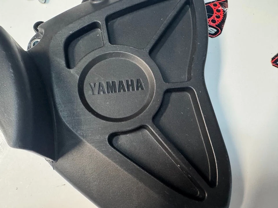 Yamaha YZF R1 2015-2025 Front Sprocket Cover OEM Genuine 2CR-15418-00 - image 3 of 4