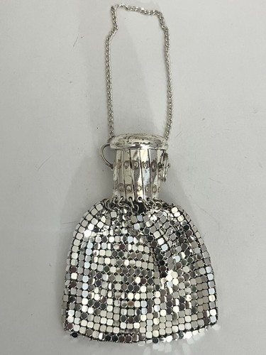 Vintage Beggar’s Bag Mesh Coin Purse Expandable Scroll Top Chain Silver Tone