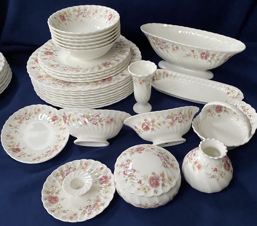 CLEARANCE! Wedgwood Posy Dinner Plates Cereal Bowls Salad Plates Trinket Dish - 第 1/15 張圖片