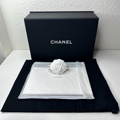 NWT 23S Chanel 22 mini Handbag Shiny Calfskin Black with NWT 23S Chanel 22 mini Handbag Shiny Calfskin Black with
