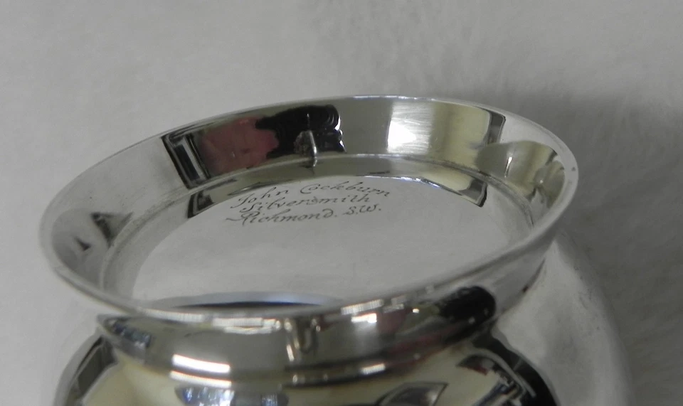 Antigua taza victoriana de plata esterlina con sello John Cockburn Richmond SIN RASPA Foto 3 de 4
