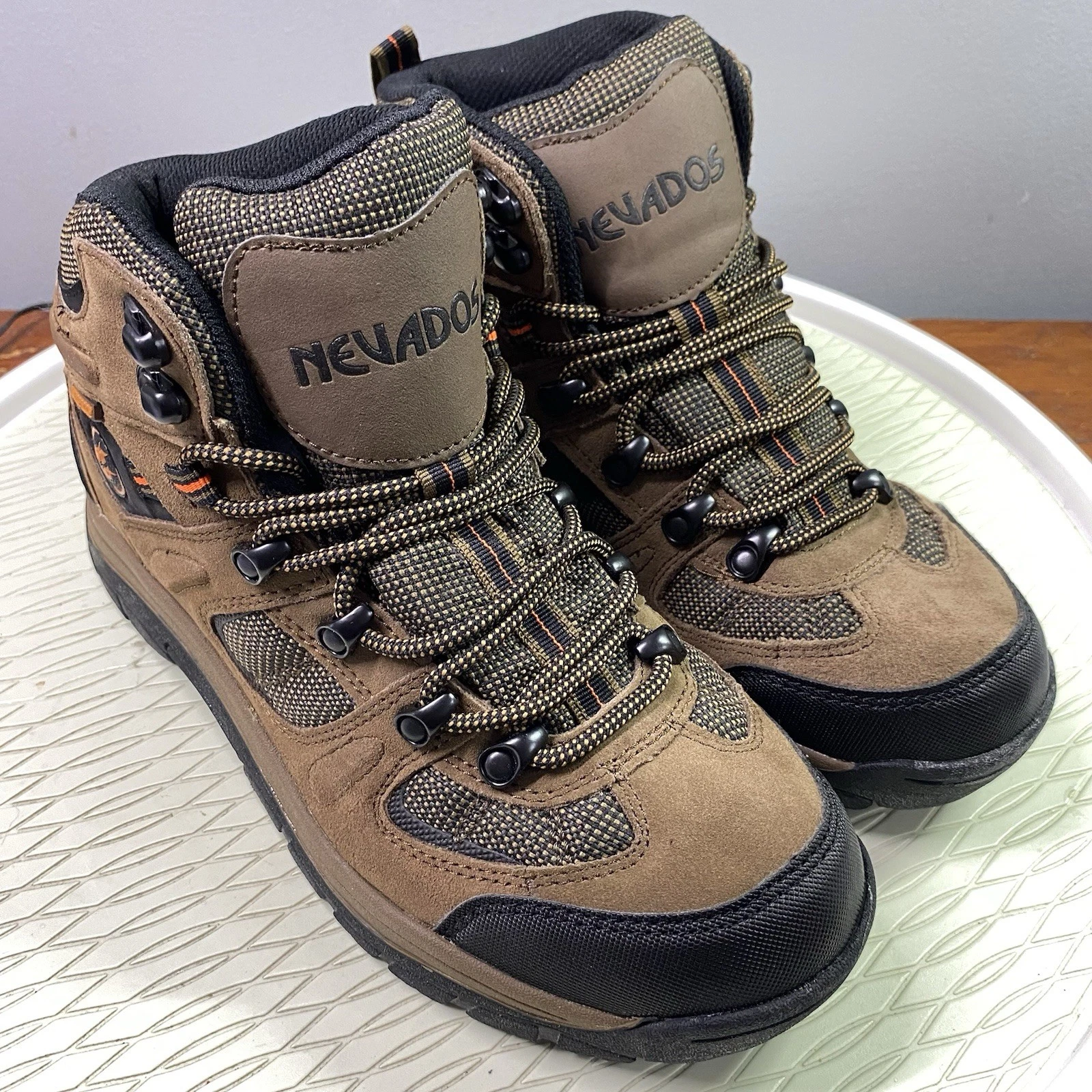 Nevados Mens Klondike Waterproof Hiking Ankle Boots Brown &Black Sz.8.5 NWB