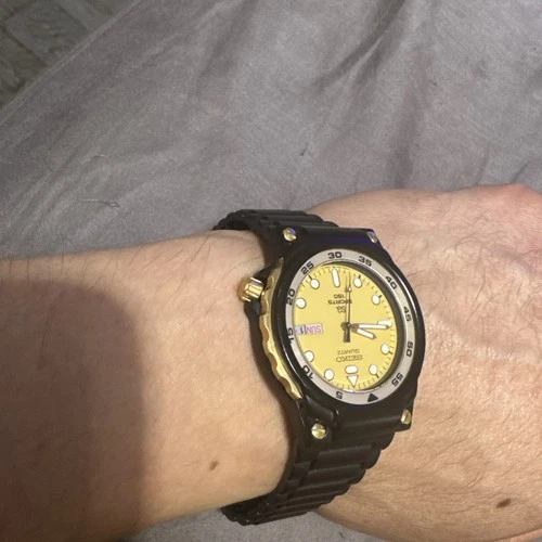 SEIKO SPORT 150 5H23-6379 Vintage Diver rotating bezel Bright dial Watch Runs