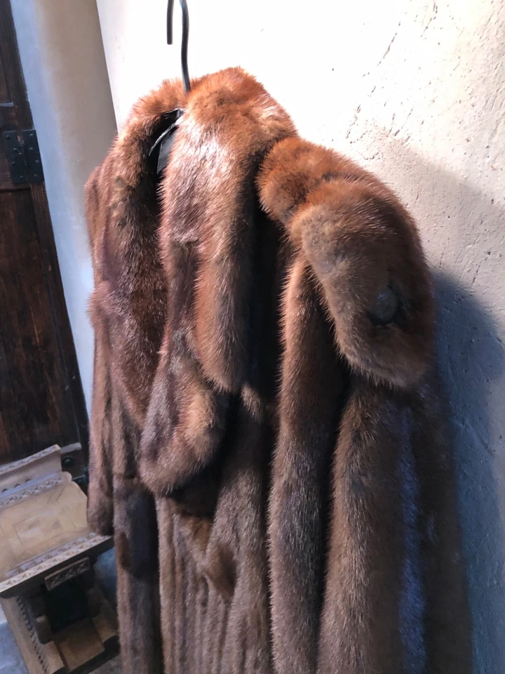 Abrigo largo de piel de visón YSL, Nieman Marcus, talla L Foto 4 de 4