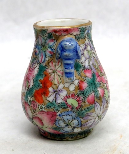 VINTAGE CHINESE MINIATURE 1 3/4" PORCELAIN FLORAL VASE - Picture 3 of 6