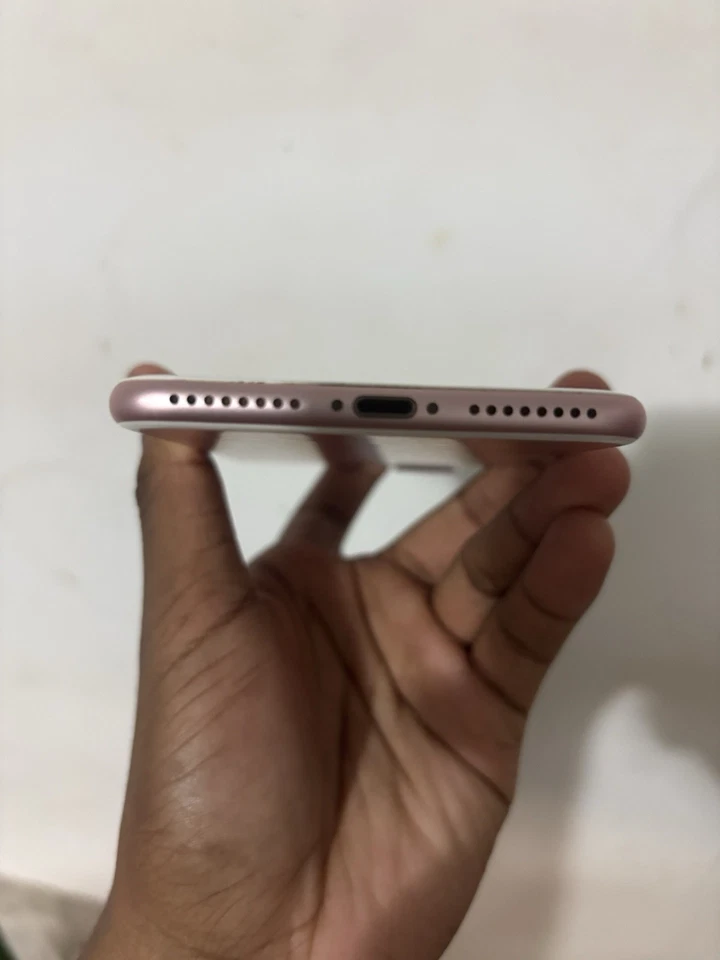 Apple iPhone 7 Plus 32GB Rose Gold Unlocked Smartphone Pre-owned - Image 3 of 4