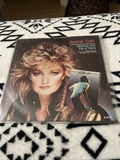 Bonnie Tyler Holding out for a hero 7
