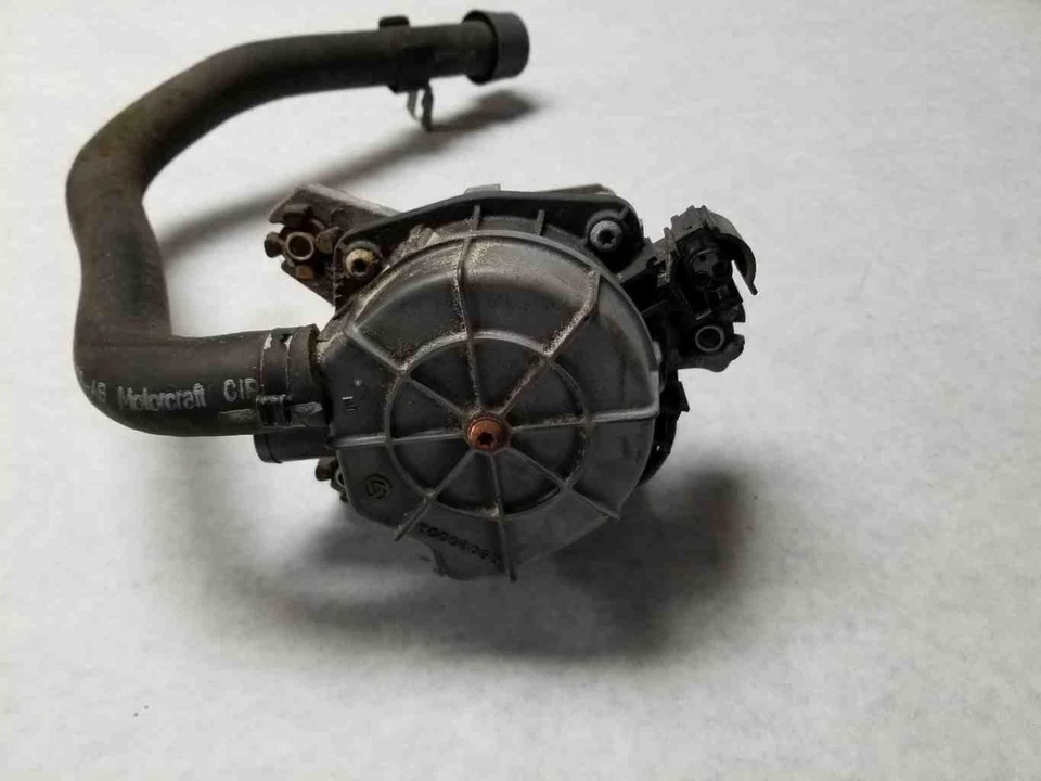 1995 96 97 98 99 00 01 02 林肯大陆 4.6 升二次空气烟雾泵 — 第 2/4 张图片