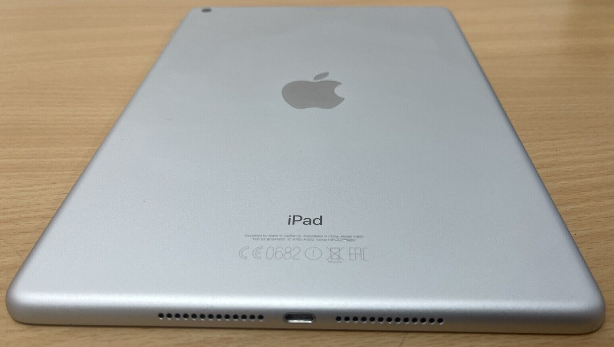 Apple iPad 9.7インチ シルバー Apple iPad 9.7インチ Wi-Fiモデル