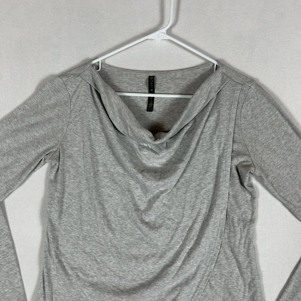 Camiseta deportiva Gaiam gris manga larga de yoga para mujer S drapeada frente cruzado Foto 2 de 4