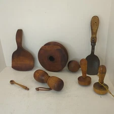 Lot Of Vintage Antique Primitive Wooden Darner Scoop Pulley Spool
