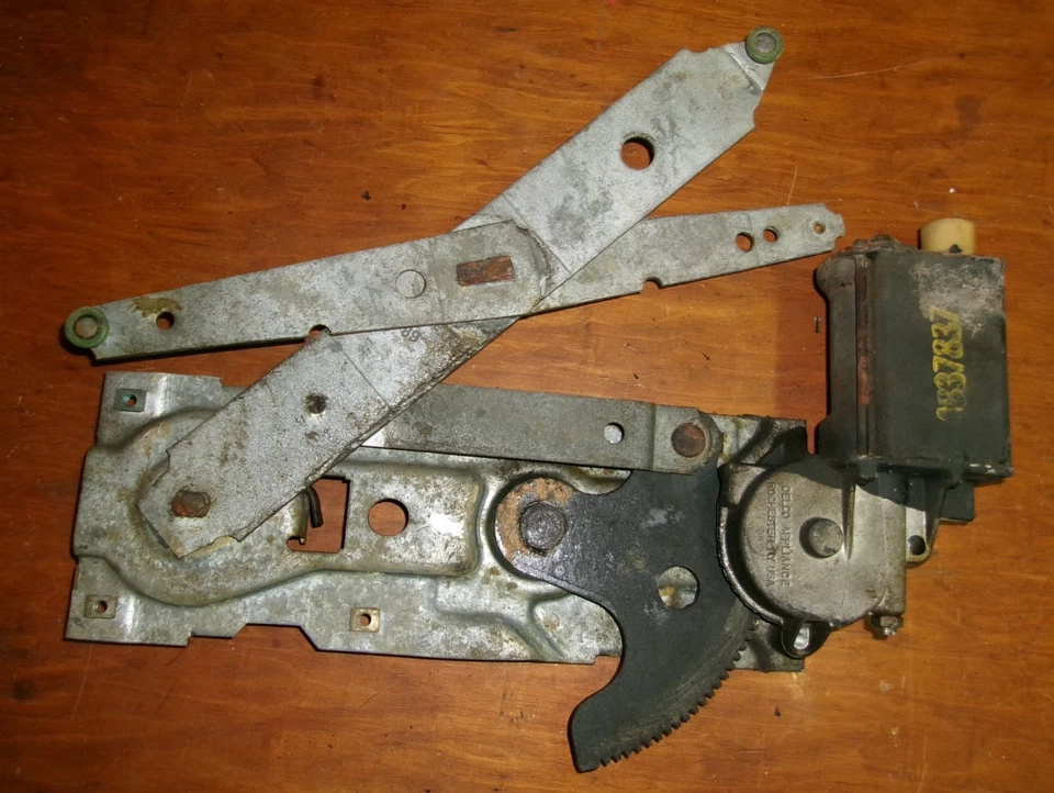 1961-64 Cadillac Fleetwood L/S Rear Window Regulator with Motor Works Well OEM - Image 2 of 3