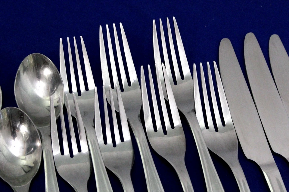 Lote de 19 cubiertos de acero inoxidable Hampton Forge HF Signature HARPER 18/10 Vietnam Foto 3 de 4