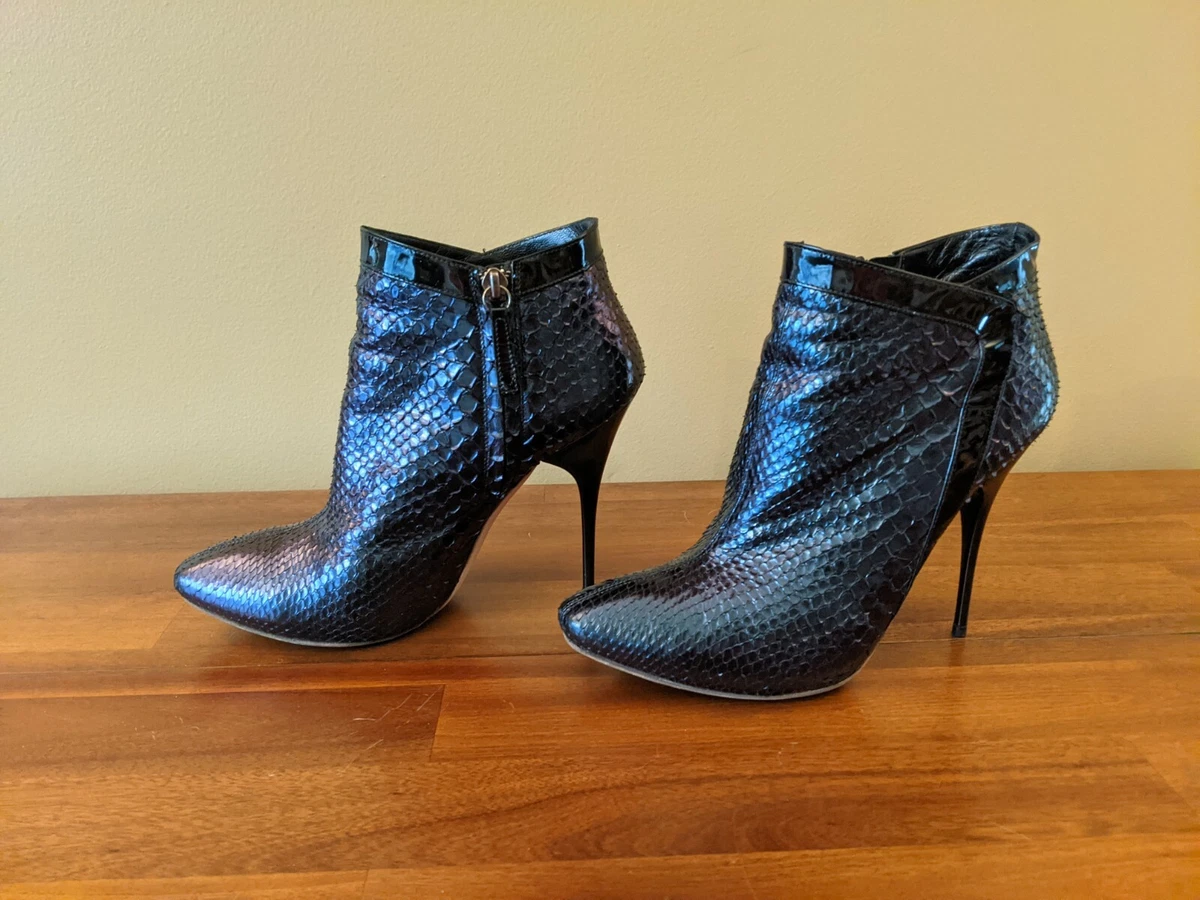 Blue iridescent heels 2025
