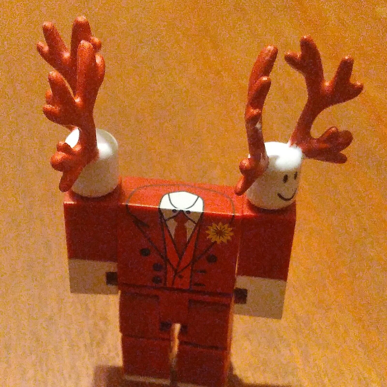 Antenna antlers went off sale. They were probably the rarest item in Roblox with only one reseller. Hopefully, in the future, people resell this (I have no idea how reselling works, so