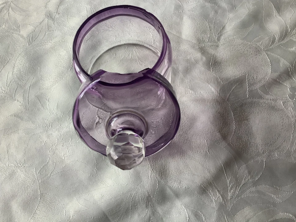 ancien necessaire de toilette 4 flacon et autre en verre couleur Améthyste - Photo 2/2