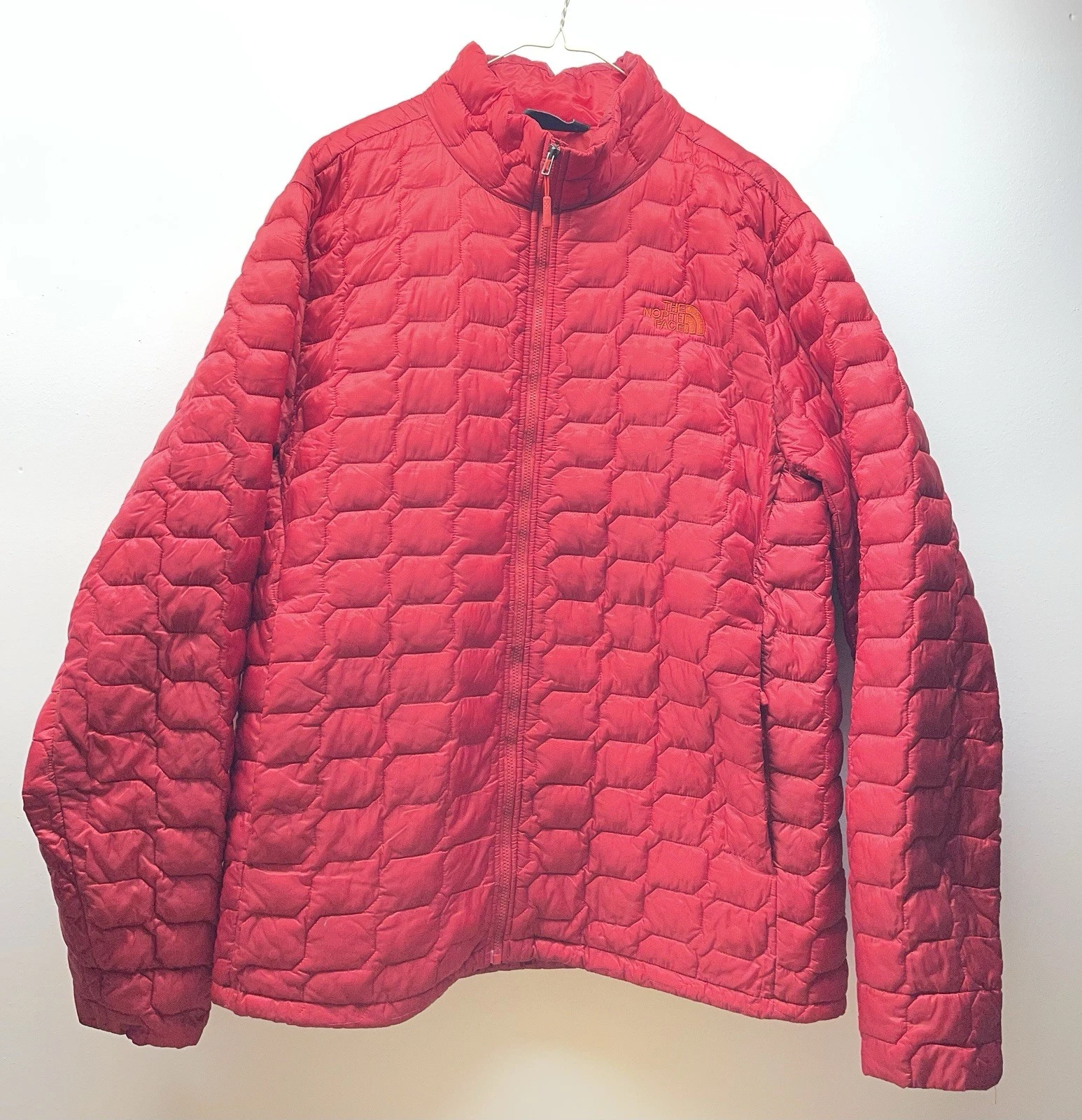 The North Face Men's ThermoBall Insulated Lightweight Packable Jacket Red Size L