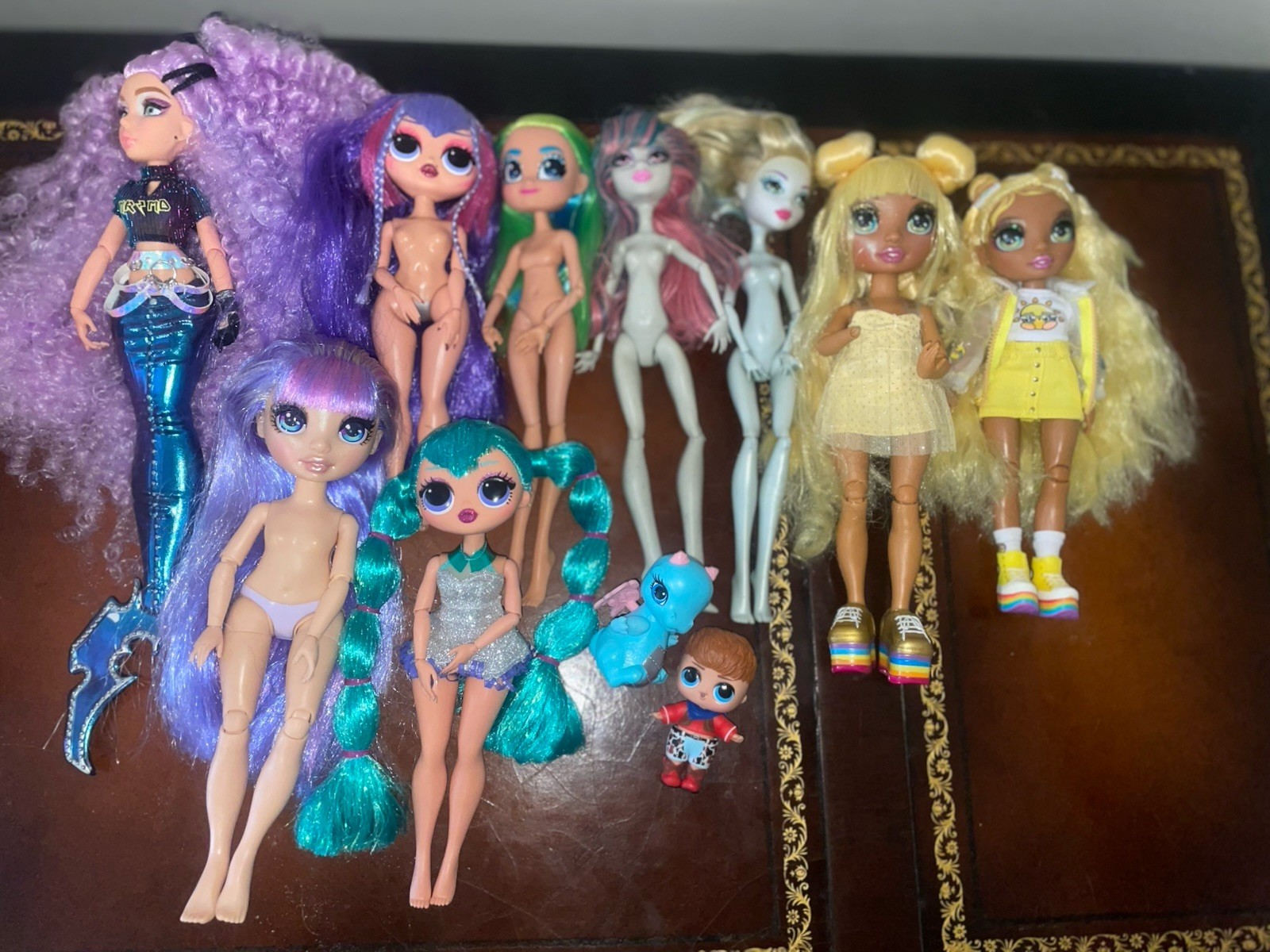 11pc Doll/Toy Assortment