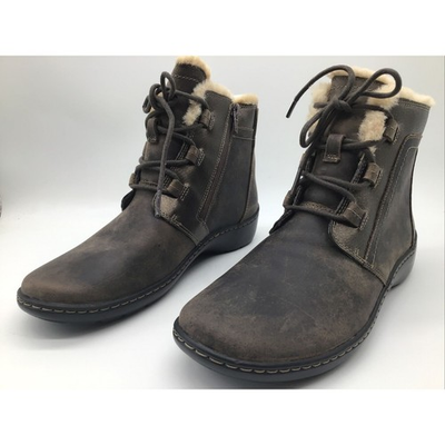 #ad #ad Clarks Women’s “Cora Chai” Brown Leather Faux Fur Trim Ankle Boots Sz. 8M $29.99