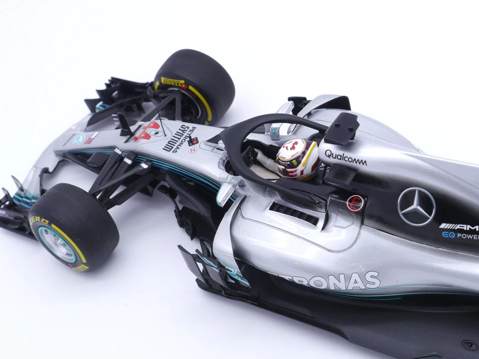 Minichamps Mercedes W09 L Hamilton 2018 Weltmeister Maßstab 1:18 F1 - Bild 4 von 4