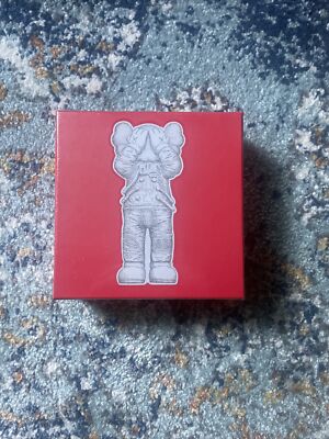 KAWS TOKYO FIRST SPACE 100 pieces Jigsaw Puzzle Exhibition Limited