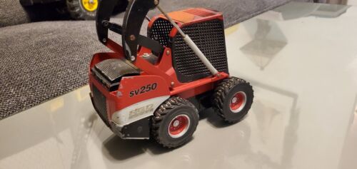 Ertl Case Red Power SV250 Skid Steer Loader Diecast 1/16 Scale - Picture 3 of 15
