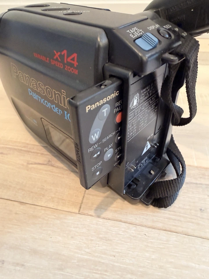 Panasonic Palmcorder PV-IQ305 Camcorder with Charger Battery Included - Image 4 of 4