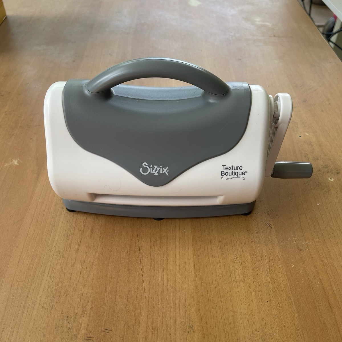 Sizzix TEXTURE BOUTIQUE Embossing Machine | eBay