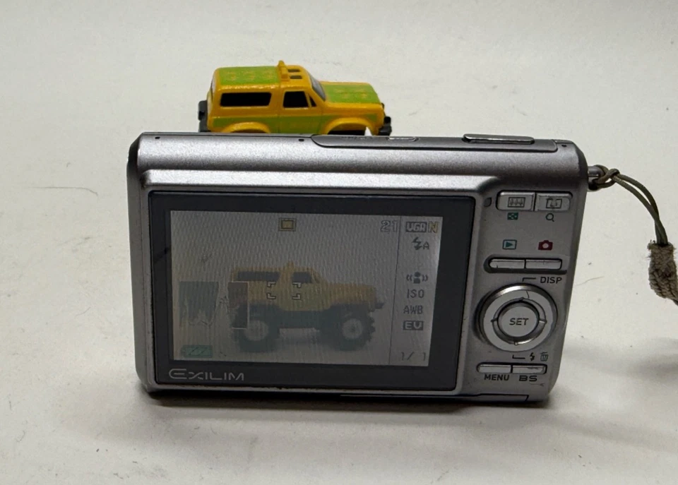 Casio EXILIM 7.2MP Digital Camera | Model EX-Z75 | TESTED, NEW BATTERY - Image 2 of 4