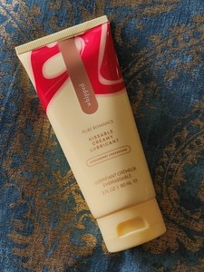 Pure Romance Whipped Kissable Lubricant - Strawberry Cheesecake