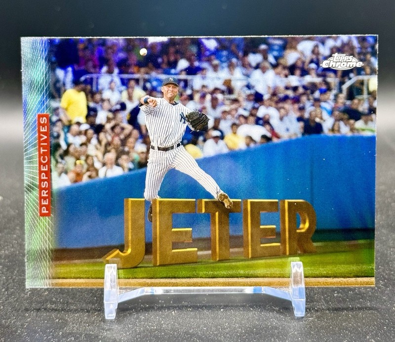 2026 Topps Chrome Derek Jeter Perspectives Refractor # P-10, YANKEES! 🔥🔥🔥