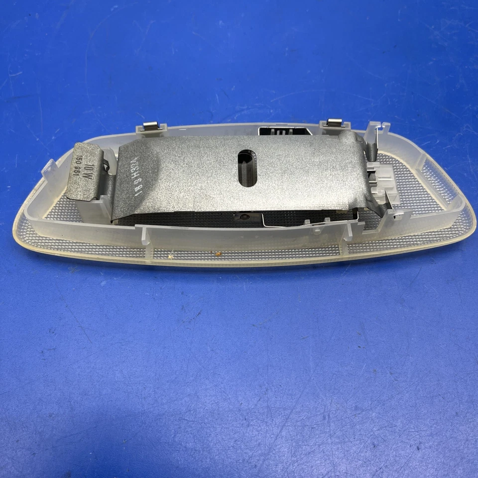 1999-2002 MERCEDES BENZ E320 REAR DOME LIGHT OEM - Image 3 of 4
