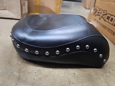 MUSTANG WIDE TOURING STUDDED RECESSED REAR SEAT FOR HD MODELS HARLEY 79486