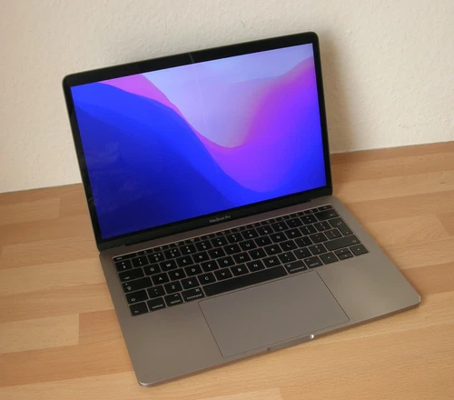 Apple MacBook Pro 13in A1708 2.0 Core i5 250GB SSD 16GB RAM 2016