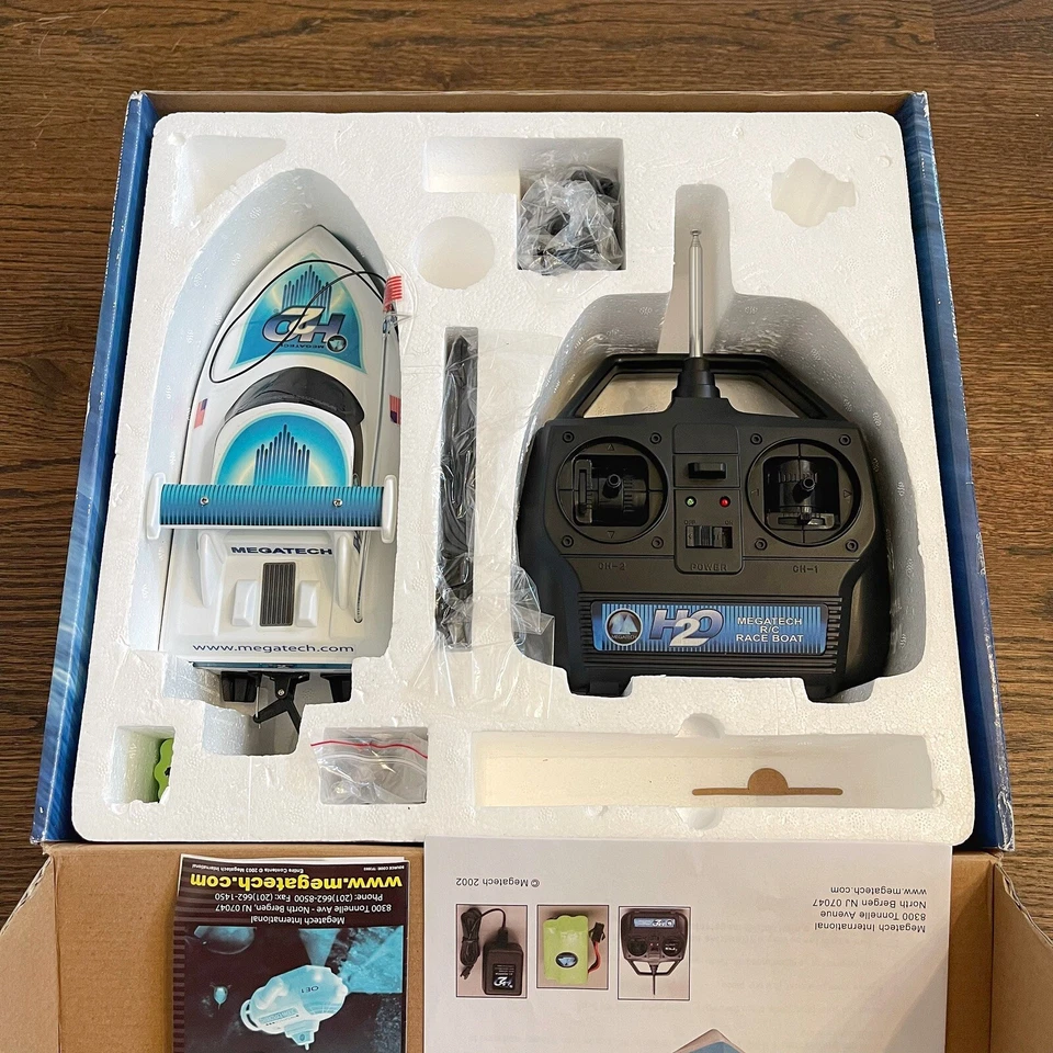 2002 Megatech H2O Race-Ready R/C Radio Control Speed Boat HydraTwist Motor MINT - Image 4 of 4