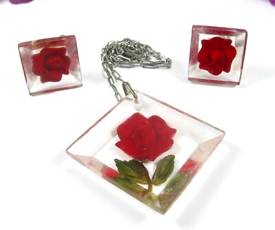 LUCITE Red ROSE NECKLACE & EARRINGS Vintage Set Screw Back Silvertone Chain 16''