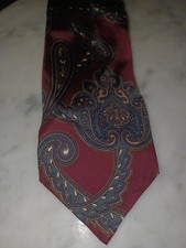 Men's Tie Large Paisley Pattern on Maroon