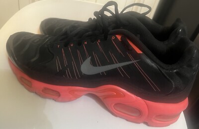 426882-001 Nike Air Max Plus TN 1.5 Black/Dark Grey-Solar Red Sz 12