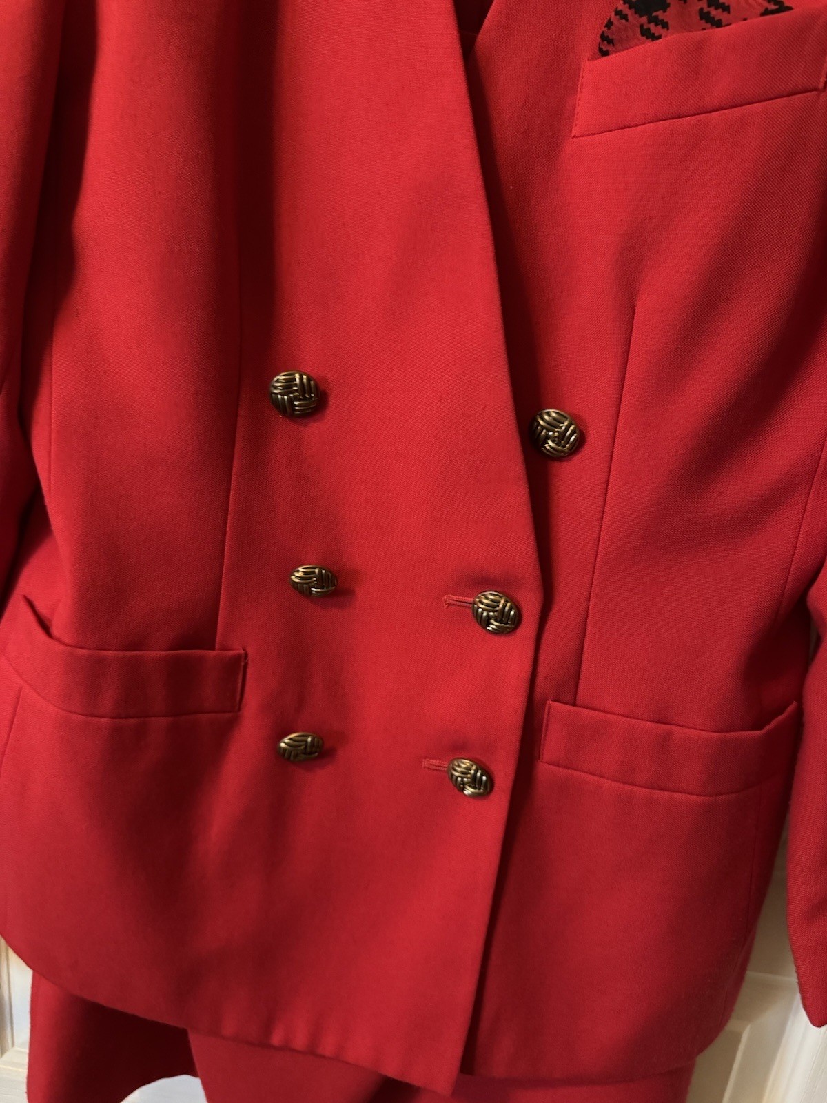 LeSuit Petite Women’s red double breasted 2 Piece Skirt Suit Size 6P NICE