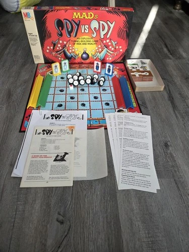 Spy vs. Spy Board Game Milton Bradley Mad’s Magazine 1986 Vintage 100% COMPLETE