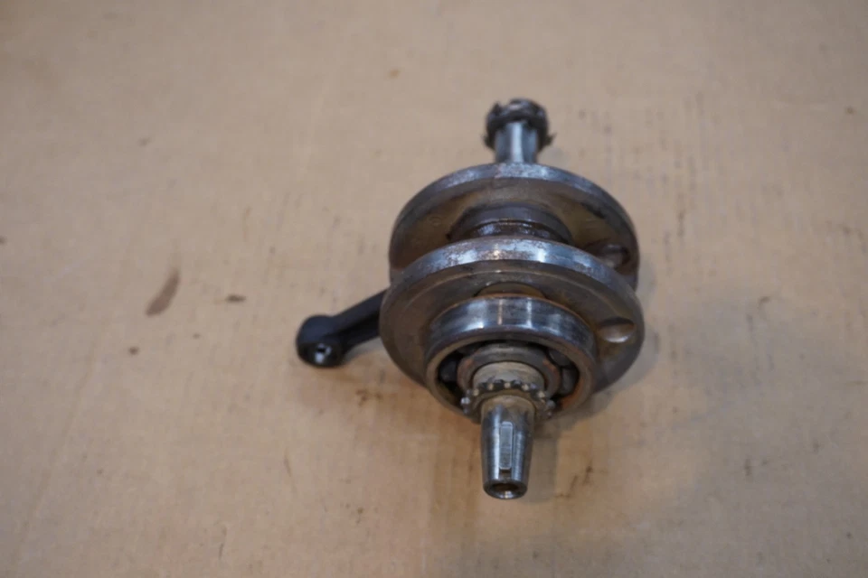 Cigüeñal y varilla Honda S90 OEM usados. Foto 2 de 3