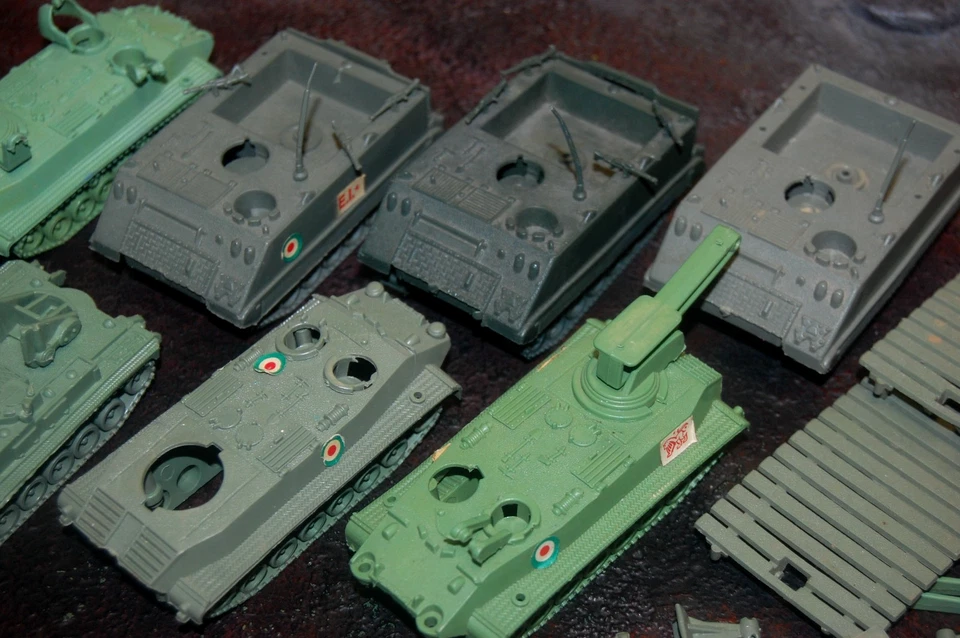 Scala HO Lotto Miniature Atlantic Mezzi Corazzati Veico OOP 1970's non dipinti - Immagine 3 di 4