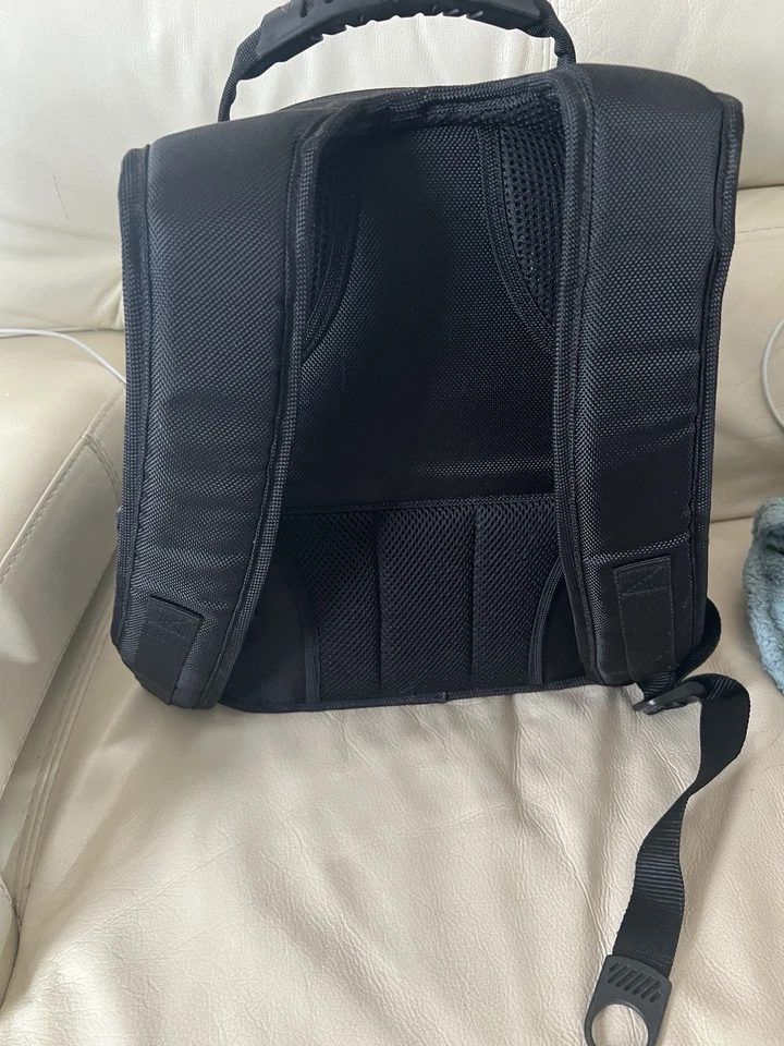 Quantaray Camera Bag Backpack Zipper Pouches Multiple Compartments - Image 3 of 4